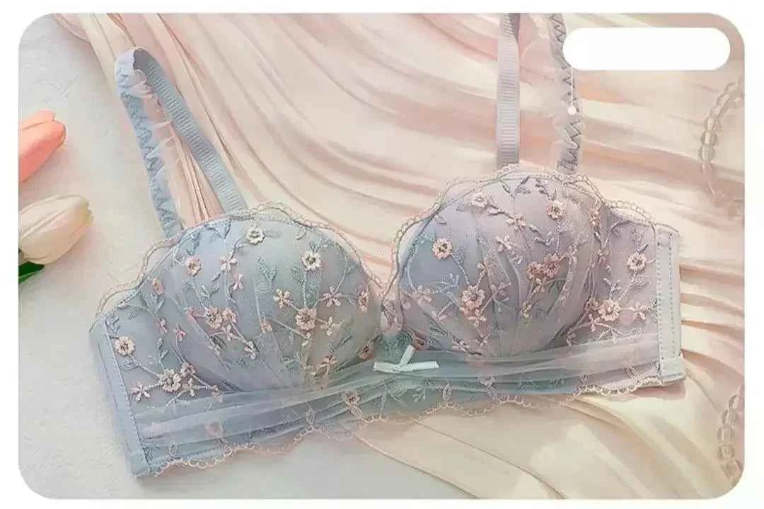 Small Breasts Women&